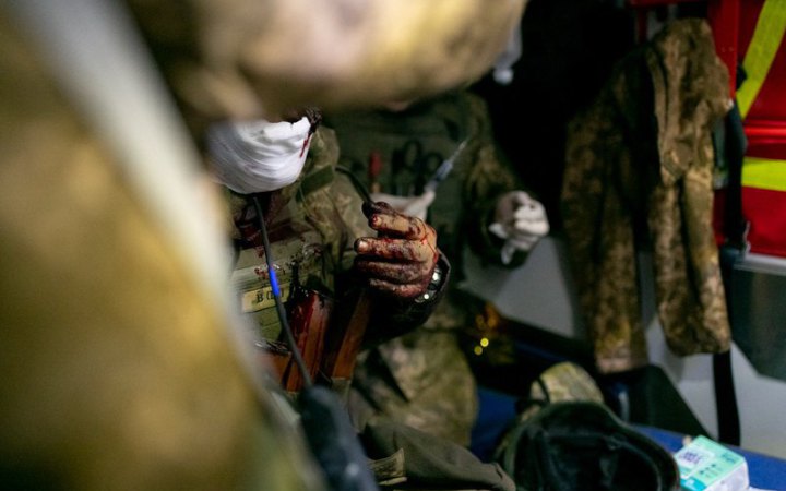 Медики в Україні фіксують менше вогнепальних поранень, переважають травми від вибухів, — Business Insider