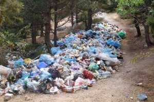 ​Киевские власти отменили разрешения на вывоз мусора 