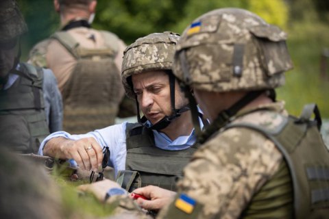 Большинство украинцев поддерживают мирные усилия Зеленского, - опрос