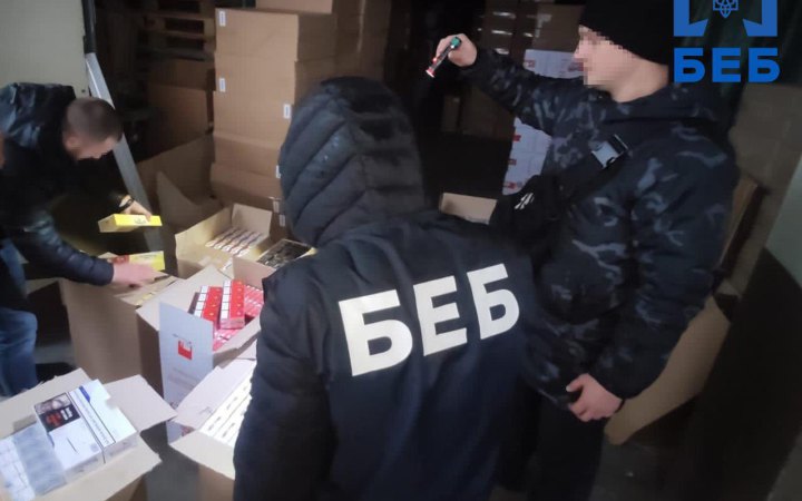 На Одещині детективи БЕБ вилучили цигарок на 11,6 млн грн