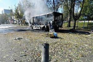 В Донецке снаряд попал в автобус: двое погибших