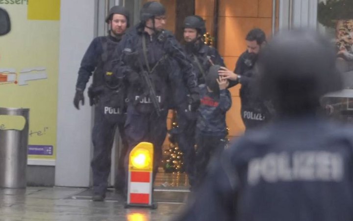 Німецька поліція затримала чоловіка, який захопив заручників у Дрездені