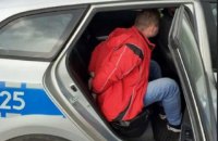 В Польше задержали украинского дальнобойщика, который во время движения выпил бутылку водки