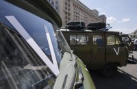 Росіяни вивозять автотранспортом важкопоранених солдатів та сержантів у медзаклади Донецька, Маріуполя та Бердянська