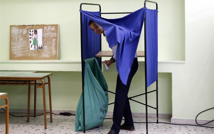 На парламентських виборах у Греції перемагає партія “Нова демократія”