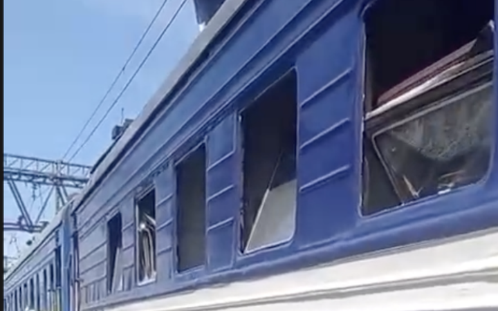 Російський удар пошкодив у Дніпропетровській області пасажирський поїзд Одеса-Запоріжжя (доповнено)