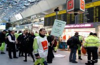 Работникам берлинских аэропортов повысят зарплату благодаря забастовкам