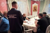 Депутата Закарпатської облради підозрюють у незаконному збуті деревини дуба на понад 1 млн грн