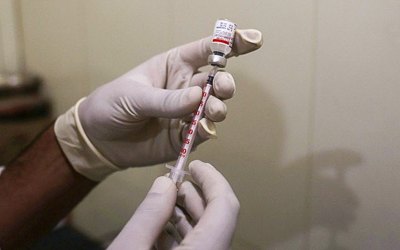 Хочете вакцину проти сказу? Лягайте в стаціонар. Історія одного пошуку здорового глузду і відповідальних за медичні правила 