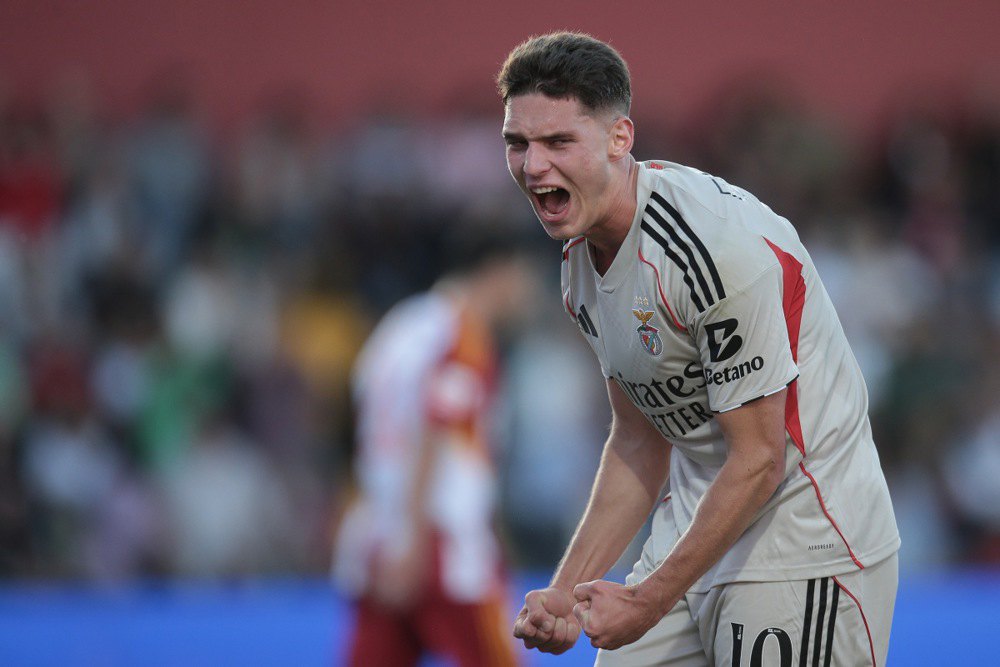 Георгій Судаков святкує гол