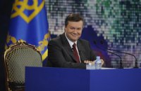 Янукович завтракает с представителями деловых кругов США