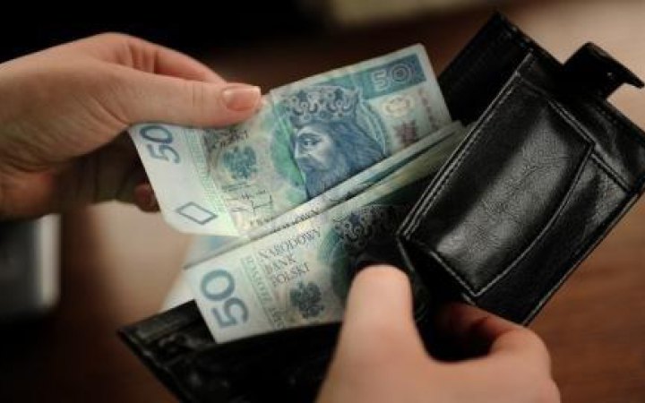 Українці зможуть обміняти готівкові гривні на злоті в польських банках
