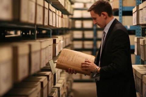 Інститут національної пам'яті просить скасувати заборону на копіювання архівних документів