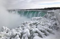 В США из-за холодов замерз Ниагарский водопад