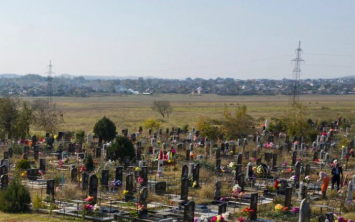 Щонайменше 134 військових армії РФ поховано в Криму, 65 з них − громадяни України