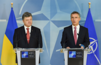 Порошенко і Столтенберг домовилися скликати термінове засідання комісії Україна-НАТО (оновлено)