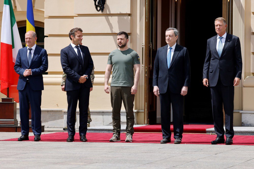 Під час першого візиту з початку війни в Україні лідерів Франції Еммануеля Макрона, Німеччини Олафа Шольца та Італії Маріо Драгі в Києві, 16 червня 2022 р.