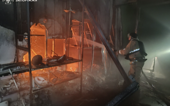 Головне за ніч та ранок п’ятниці, 2 січня 2026 року: майже 100 боєзіткнень, атака на Запоріжжя, обстріл лікарні на Чернігівщині