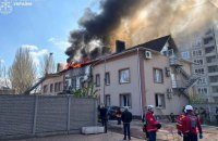 Головне за ніч та ранок понеділка, 13 квітня: понад 100 боєзіткнень, 11 тисяч випадків порушення перемир’я, атака на Дніпро