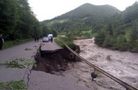 Кабмин выделил 44,4 млн гривень на ликвидацию последствий летних ливней на Закарпатье 