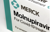 Кабмін дозволив лікувати COVID-19 таблетками Merck і Pfizer