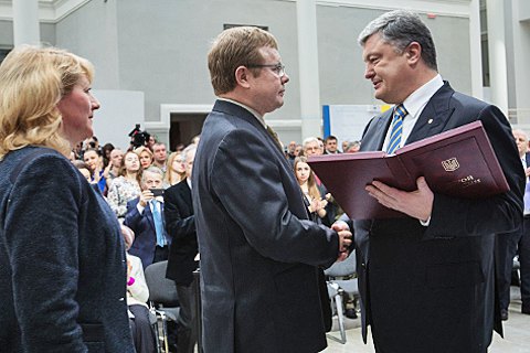 Порошенко присвоил Жемчугову звание Герой Украины 