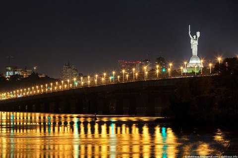 Киевский мост Патона в ночь на 15 октября полностью закроют для движения