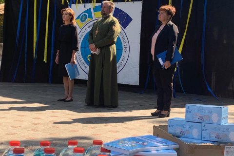 Марина Порошенко передала засоби захисту від коронавірусу університету "Україна"