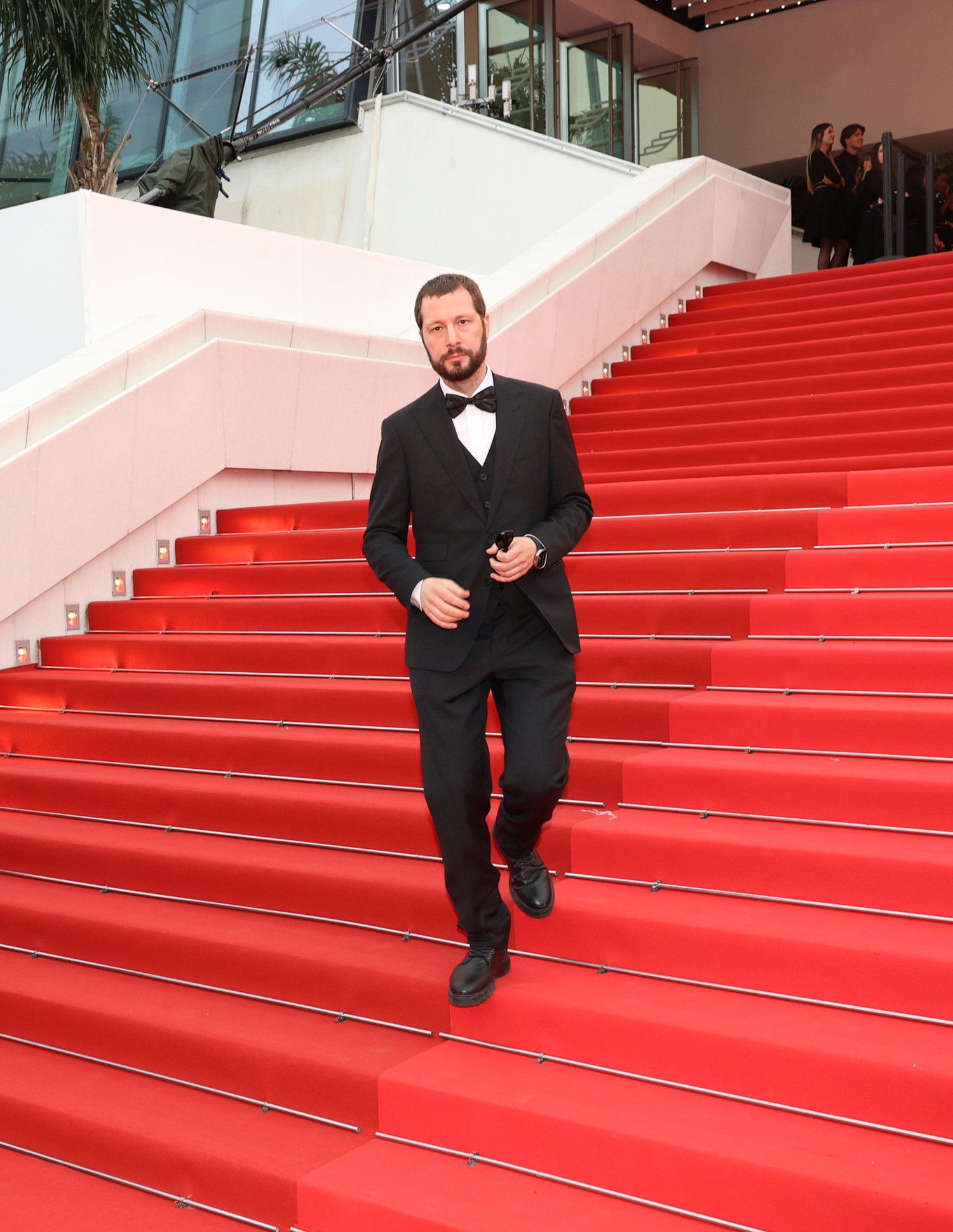 Мстислав Чернов на доріжці під час відкриття 78-го Каннського кінофестивалю