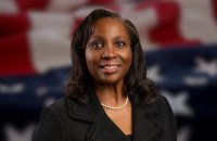 Верховний суд США дозволив Лізі Кук наразі залишитися членкинею Ради керівників ФРС