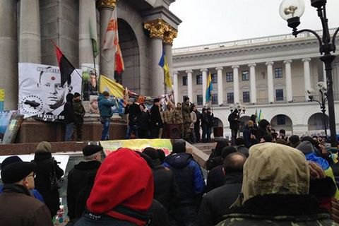 На Майдане начали выбирать "министров"