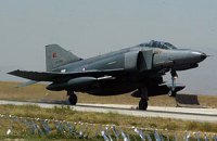 ЗМІ: турецькі літаки порушили повітряний простір Греції