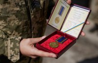 Президент відзначив державними нагородами понад 130 захисників та захисниць України