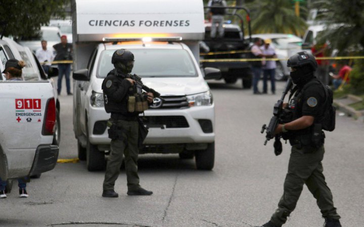 У Мексиці наркобандити застрелили 13 поліцейських