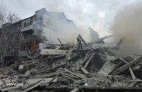 Росіяни вдарили двома ракетами по житловому будинку у Харкові, є постраждалі і руйнування (доповнено)