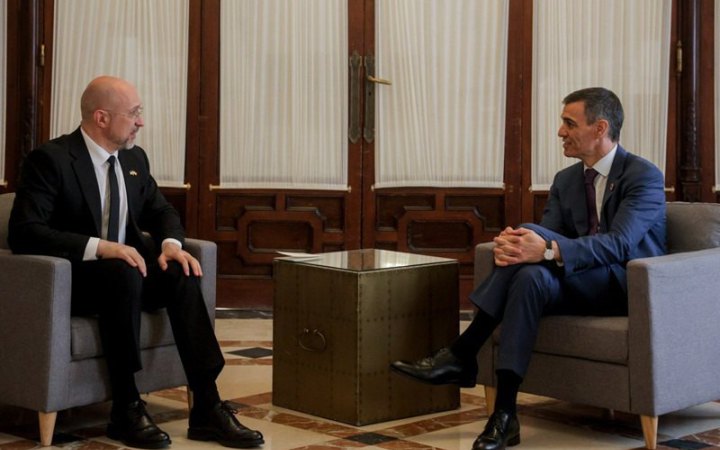 Шмигаль та прем'єр Іспанії обговорили відбудову України та спільне військове виробництво