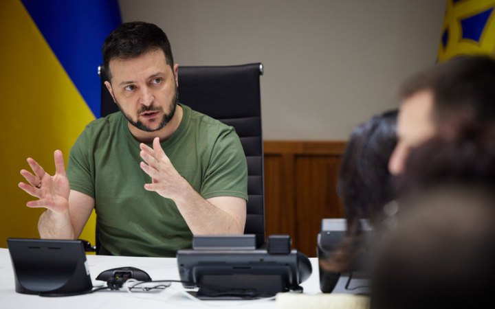 Володимир Зеленський: Ми на зв’язку з хлопцями, які знаходяться в Маріуполі, підтримуємо їх, як можемо 