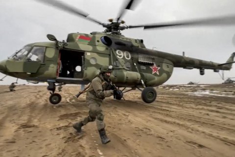 ​​У Білорусі заявили, що відправлять 5 батальйонно-тактичних груп до кордону з Україною