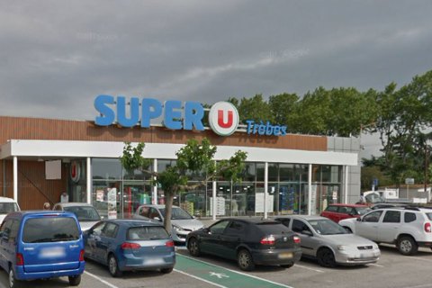 Террорист, захвативший заложников в супермаркете на юге Франции, убит (обновлено)