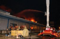 В Киеве сгорел склад со стройматериалами