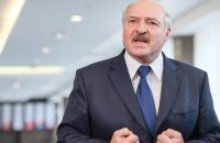 Лукашенко: "Я пока жив и не за границей"