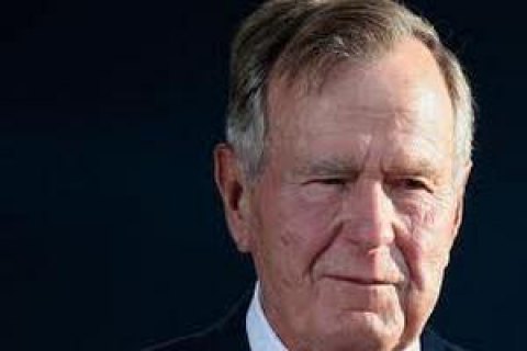 Джордж Буш-старший потрапив у лікарню