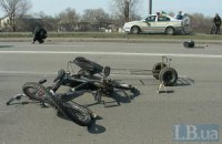 Жахливе ДТП у Києві: автомобіль збив насмерть велосипедиста на "зебрі"