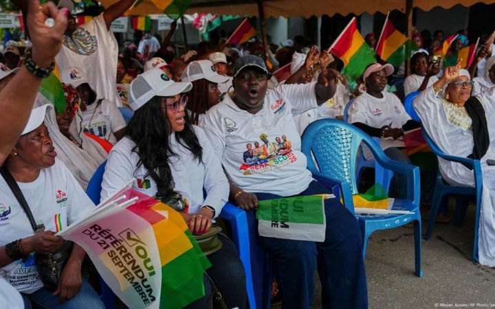 У Гвінеї триває референдум щодо суперечливої ​​нової конституції