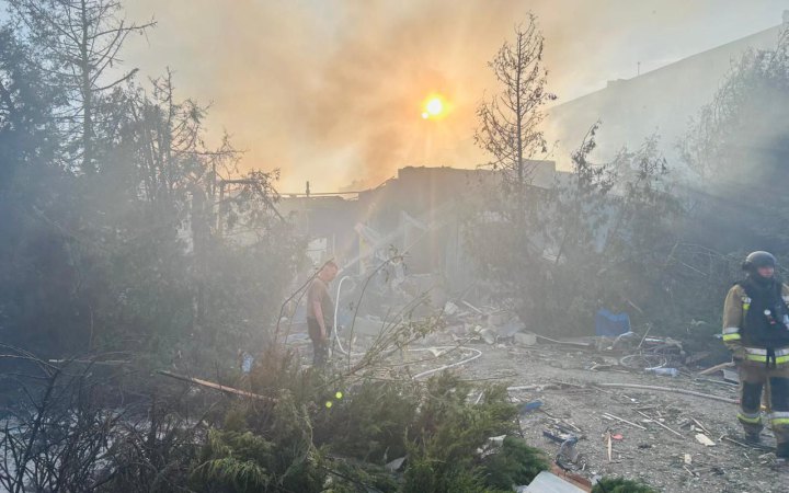 "Жахливий, тупий російський терор": Зеленський відреагував на авіудар по Добропіллю на Донеччині