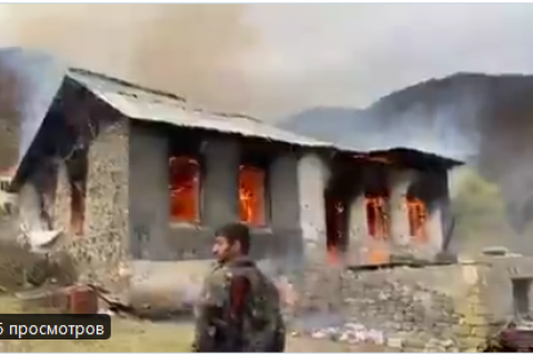 Нагірний Карабах: вірмени залишають територію і спалюють свої будинки