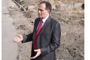 Директора музею "Київська фортеця" силою виселяють із кабінету