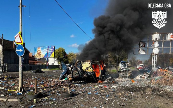 Зранку ворог атакував дронами ринок у Чорноморську на Одещині, є загиблі та поранені (оновлено)