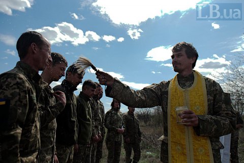 Зеленський підписав закон про військових капеланів