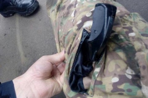 В Харькове мужчина в камуфляже угрожал школьникам убийством